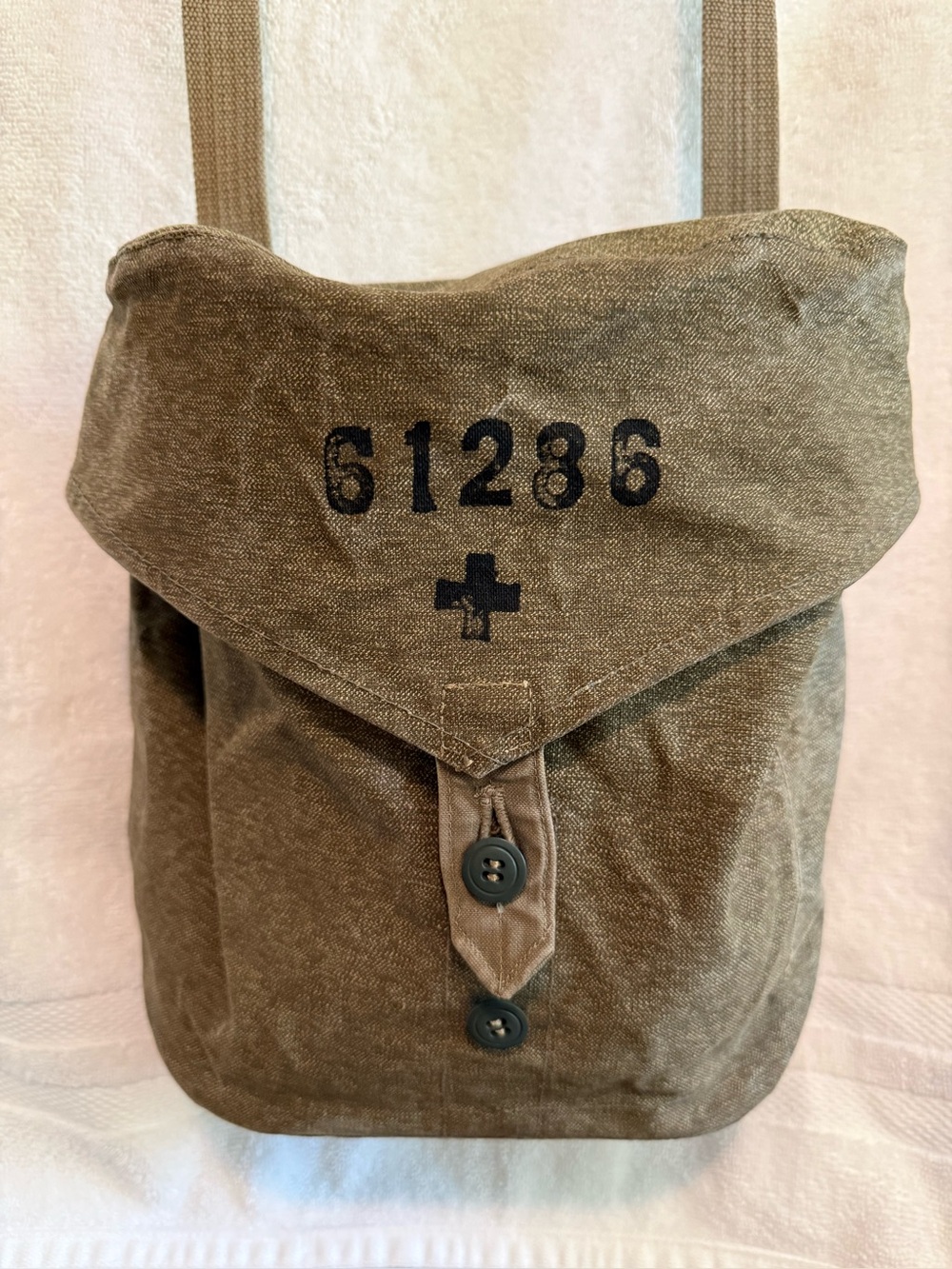 ICONIC SWISS MEDIC BAG